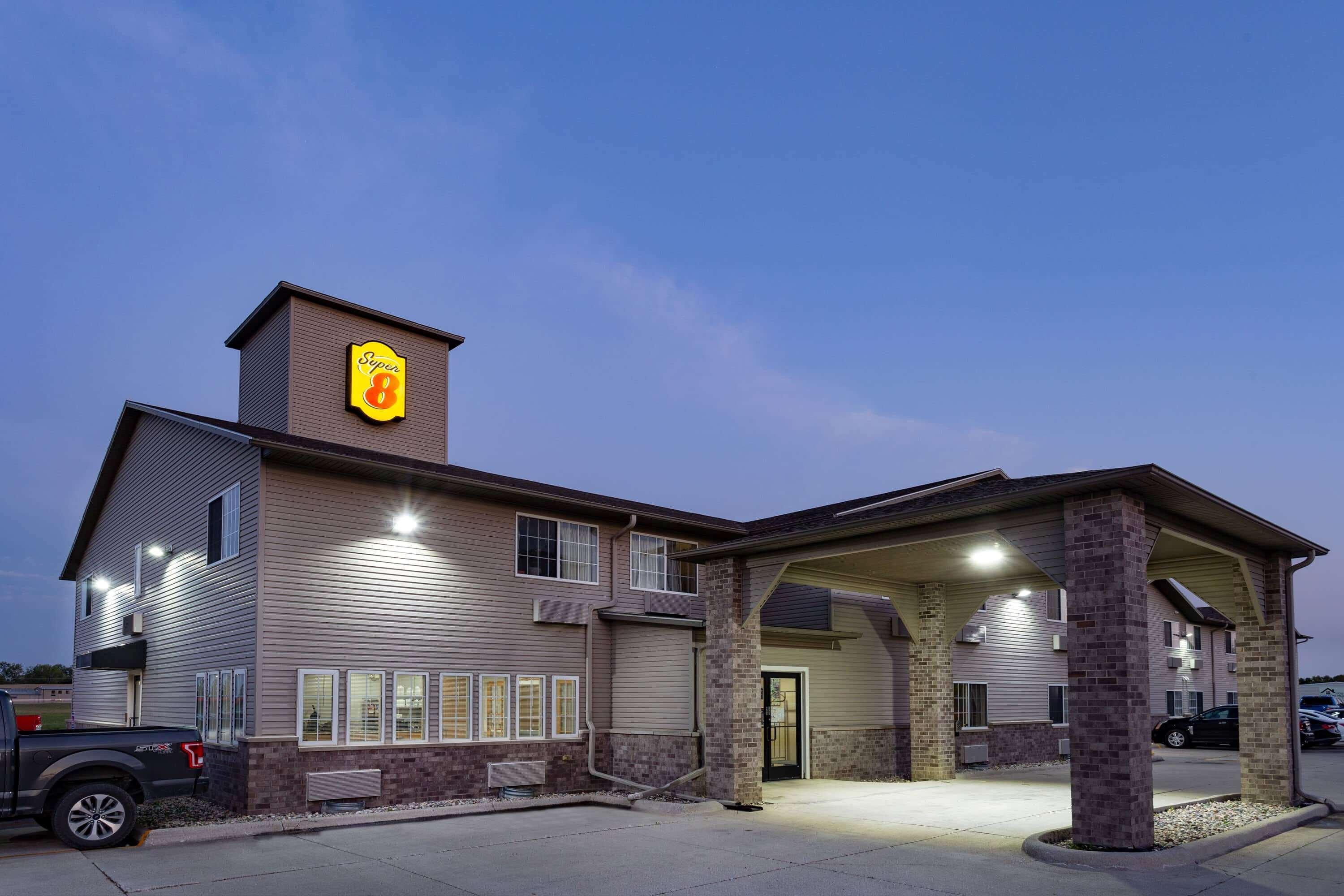 Super 8 By Wyndham Fort Dodge Ia Exterior photo