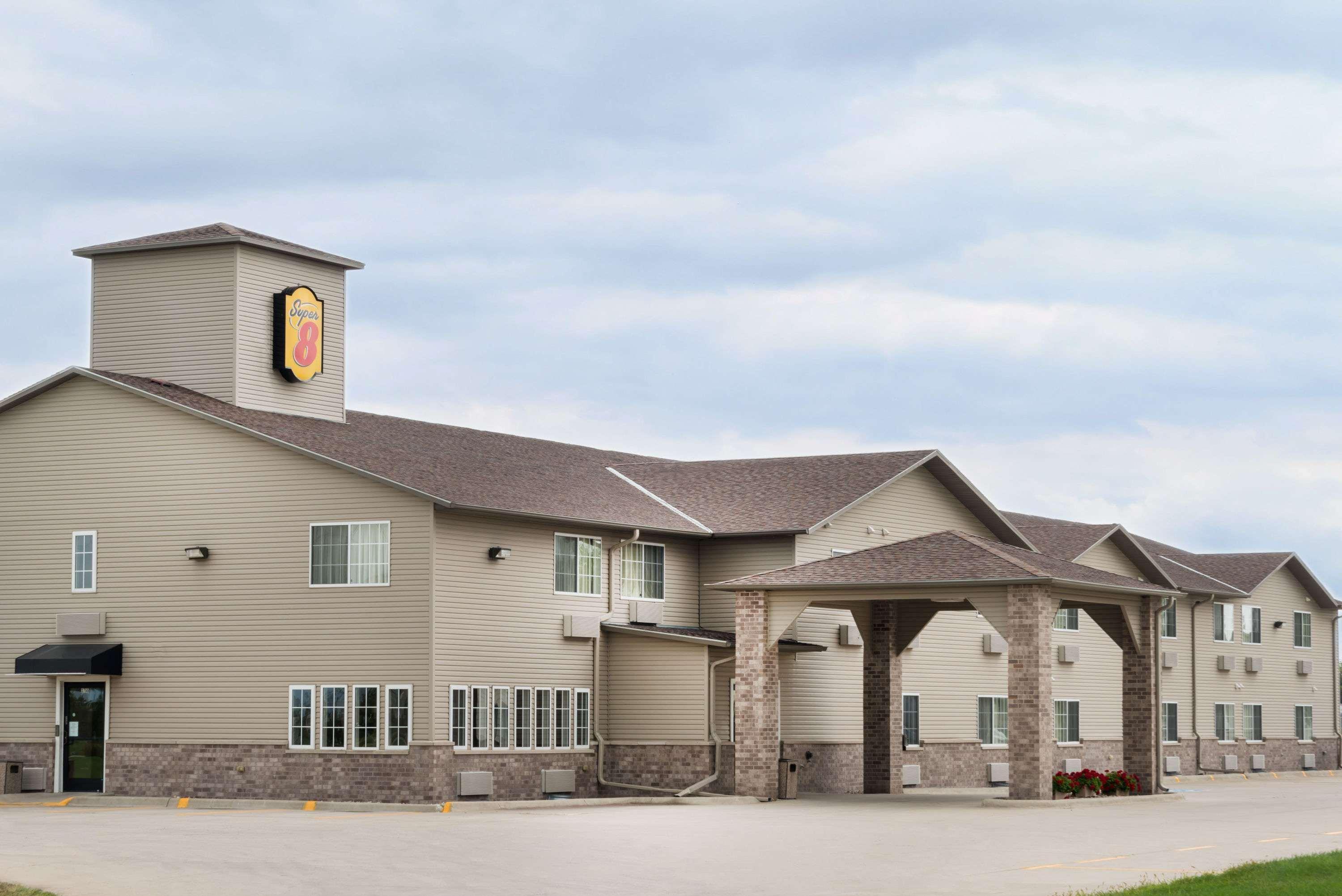 Super 8 By Wyndham Fort Dodge Ia Exterior photo
